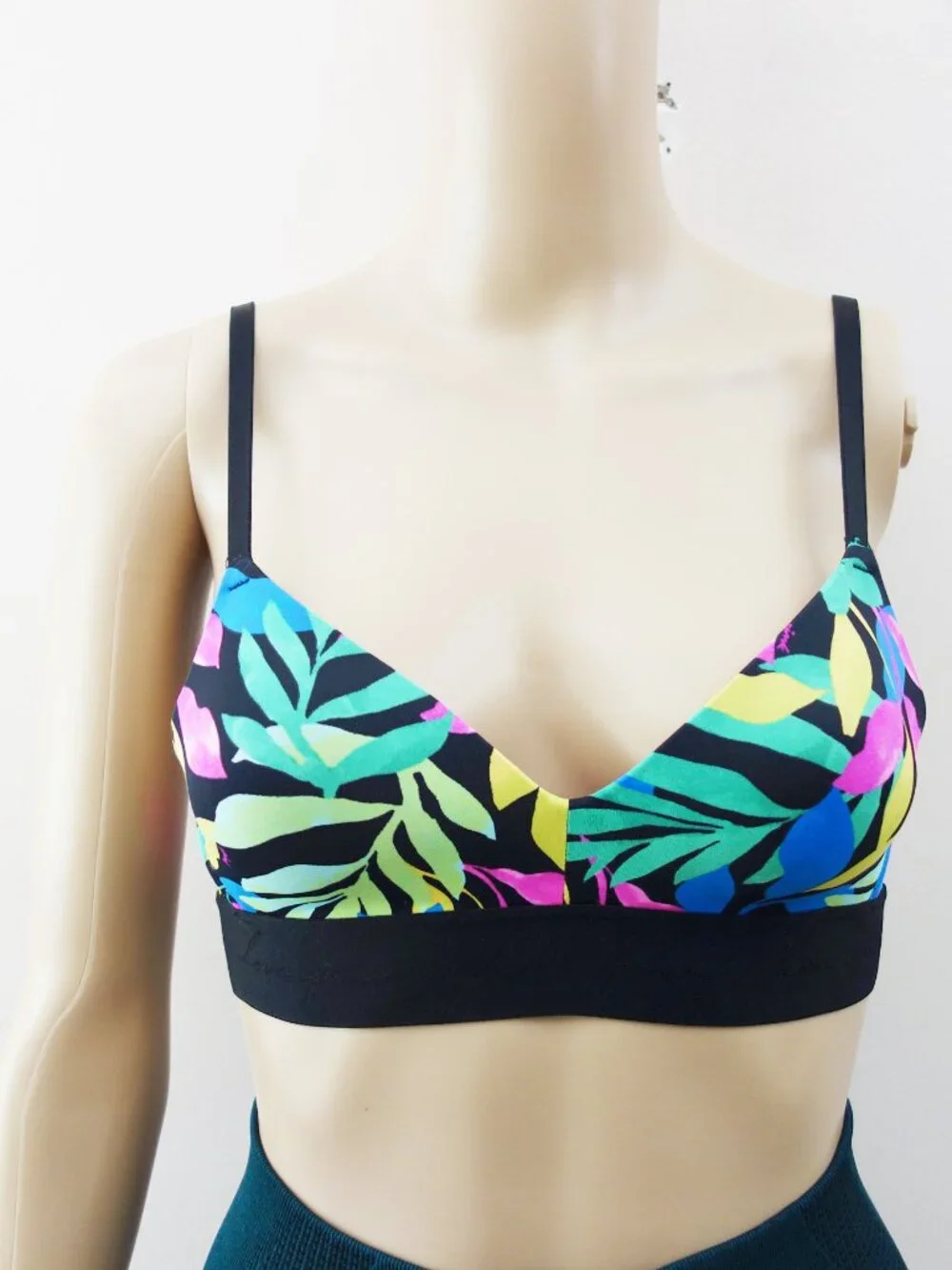 VS PINK Wear Everywhere Wireless Lightly Lined Bra Green Tropical (32A) EUC